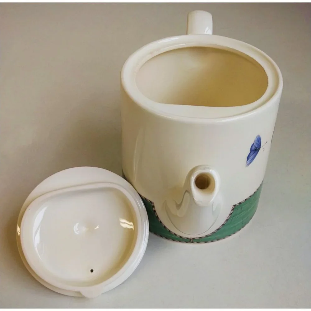 Wedgwood Queen's Ware Sarah's Garden Porcelain Tea Pot